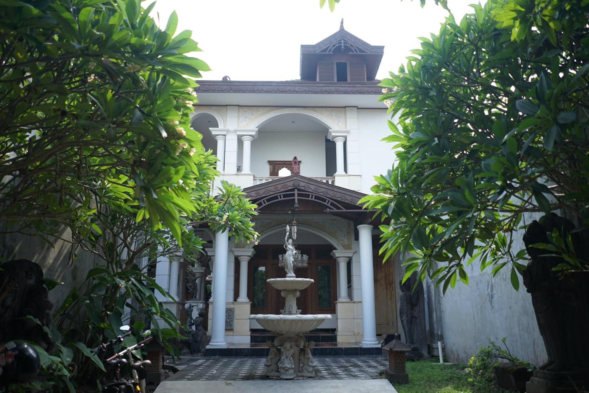 Rumah Pesik Art & Heritage Hotel Gondowulung المظهر الخارجي الصورة