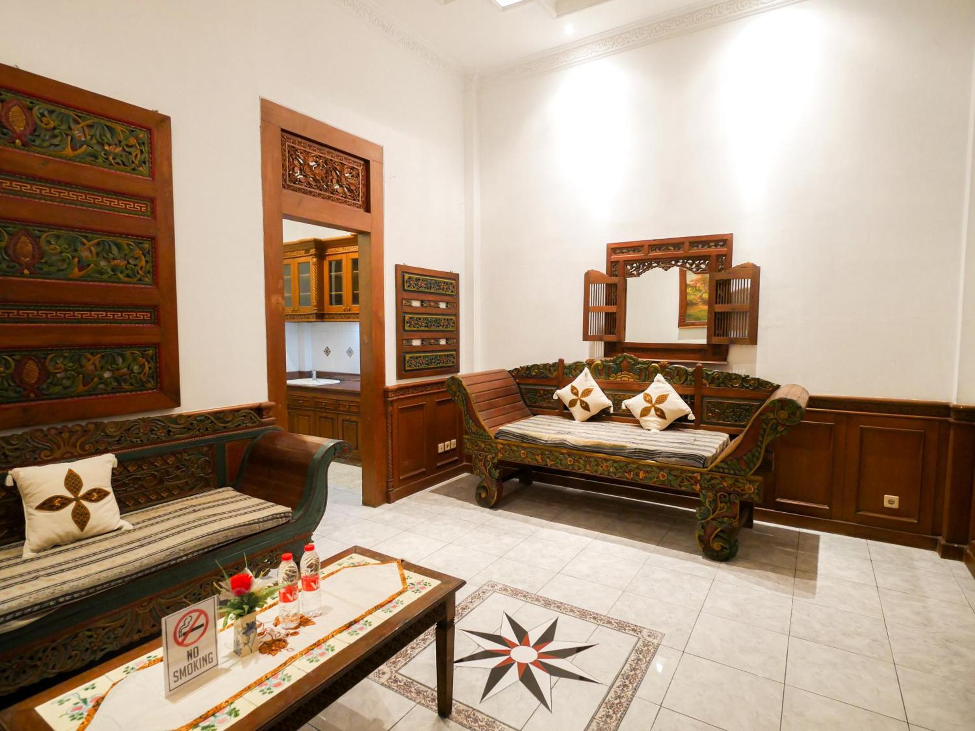 Rumah Pesik Art & Heritage Hotel Gondowulung المظهر الخارجي الصورة